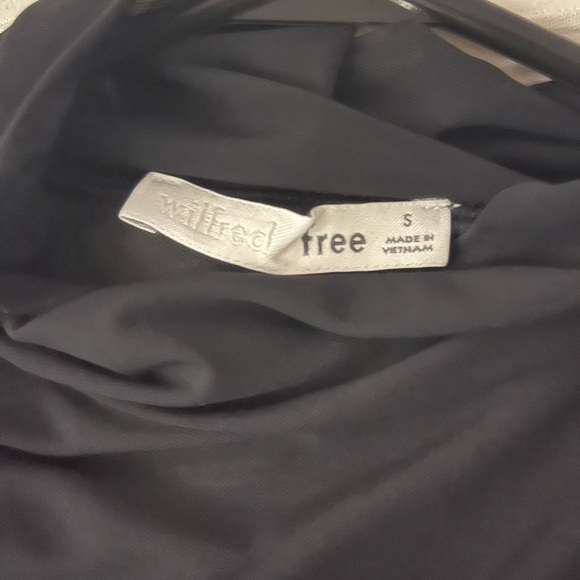 Wilfred free. Sheer, thin turtleneck. - Picture 2 of 2